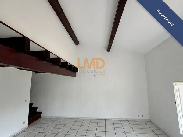 Milhaud  Duplex 52 m² au coeur du village