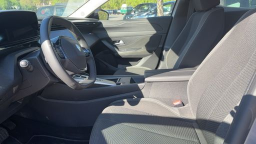 Peugeot 308 1.2 PureTech 130 EAT8 - Business – 2023 – 15167 km – Essence – Boîte Automatique — photo 16