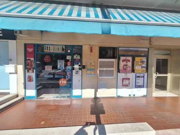 Local commercial 83 m²