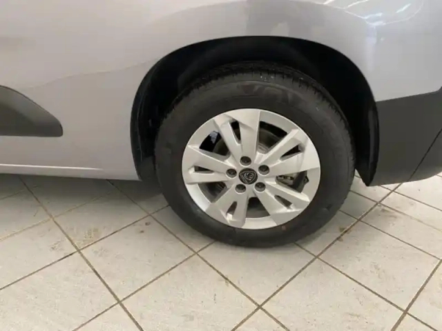 Peugeot Partner m diesel 130ch automatique pack premium connect — photo 11