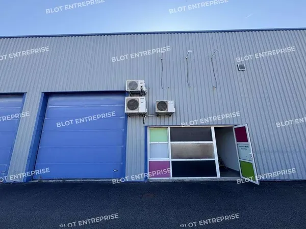 A vendre local d'activités 280m² à Treillières