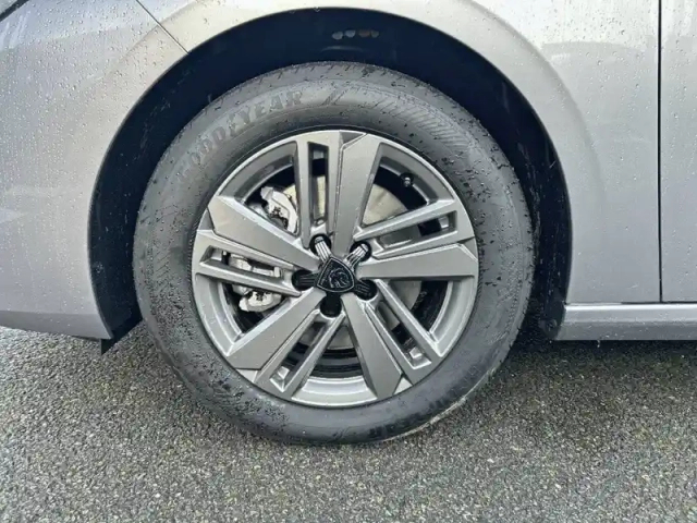 Peugeot 308 sw hybrid 145 e-dcs6 — photo 13