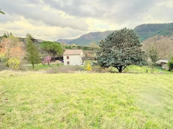 Terrain 1223 m²