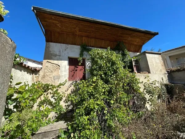 Vente en IMMO-INTERACTIF d'une maison de village avec dépendances à CIVRIEUX-D'AZERGUES