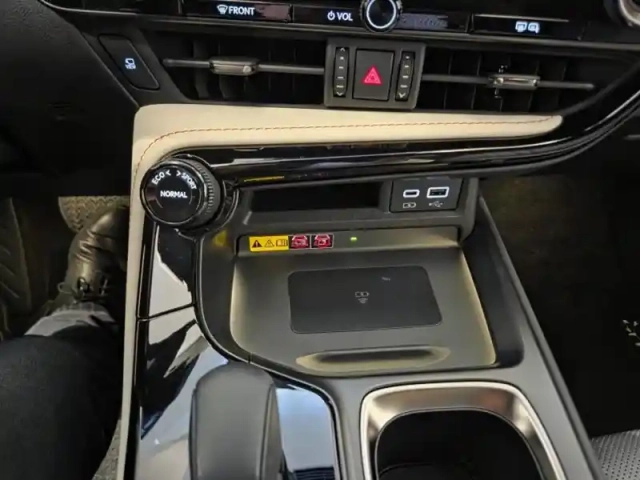 Lexus Nx 450h+ luxe 4wd my24 — photo 9