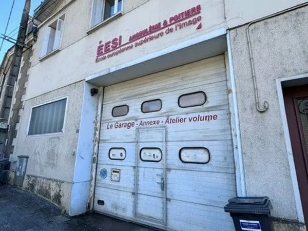 Local commercial 1300 m² POITIERS