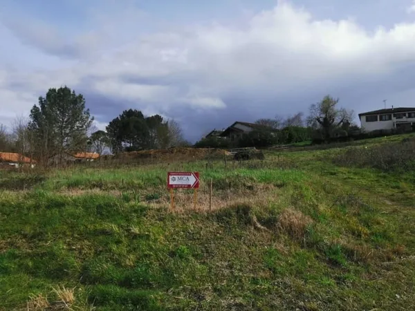 Terrain 937 m²