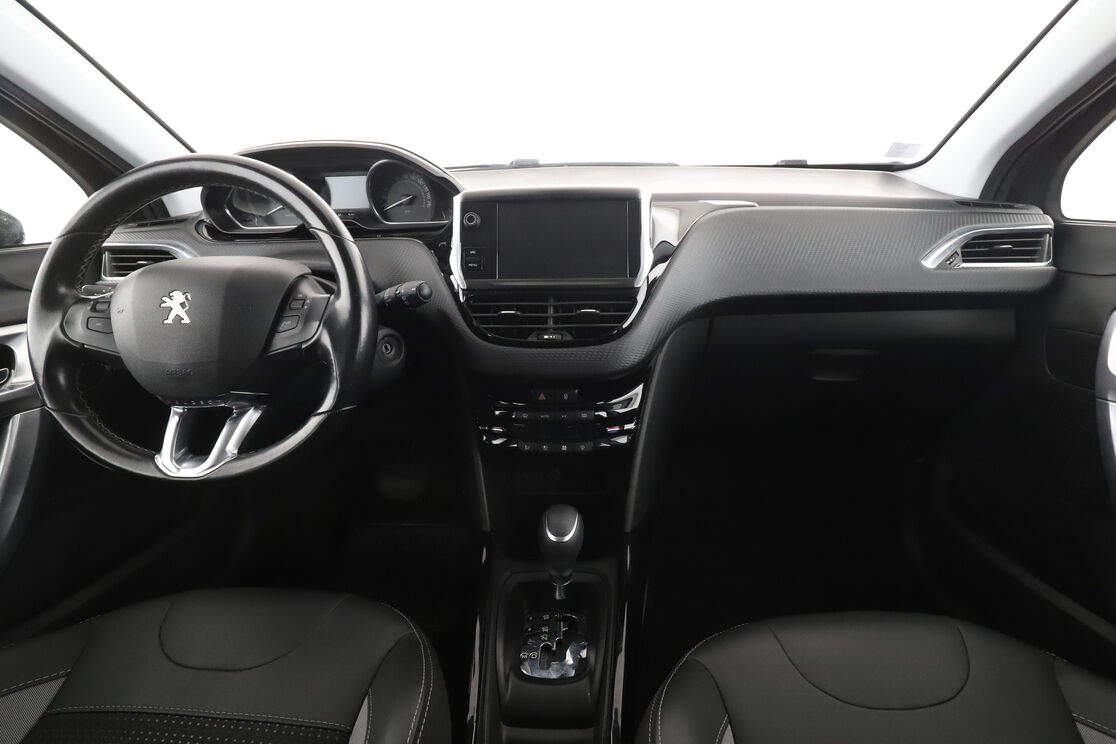 Peugeot 2008 1.5 Blue-HDi Allure EAT6 — photo 11