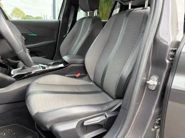 Peugeot 208 puretech 100 s&amp;s bvm6 — photo 11