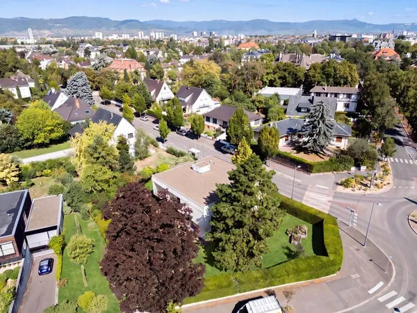 Maison 8 pièces 260 m²