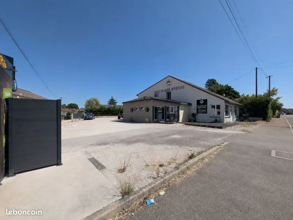 Ensemble immobilier professionnel de 259 m² + dépendance 20m²