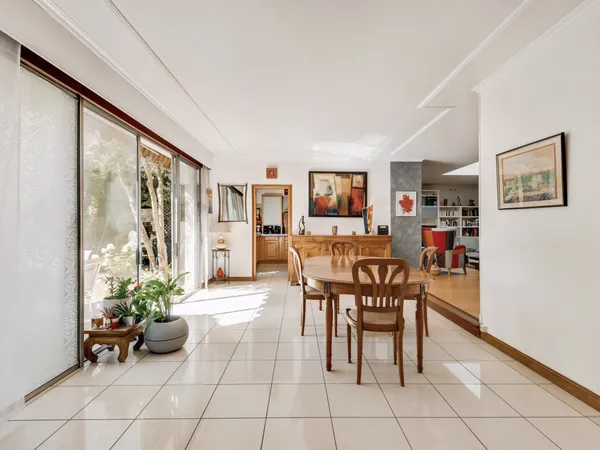 Maison 7 pièces 245 m²