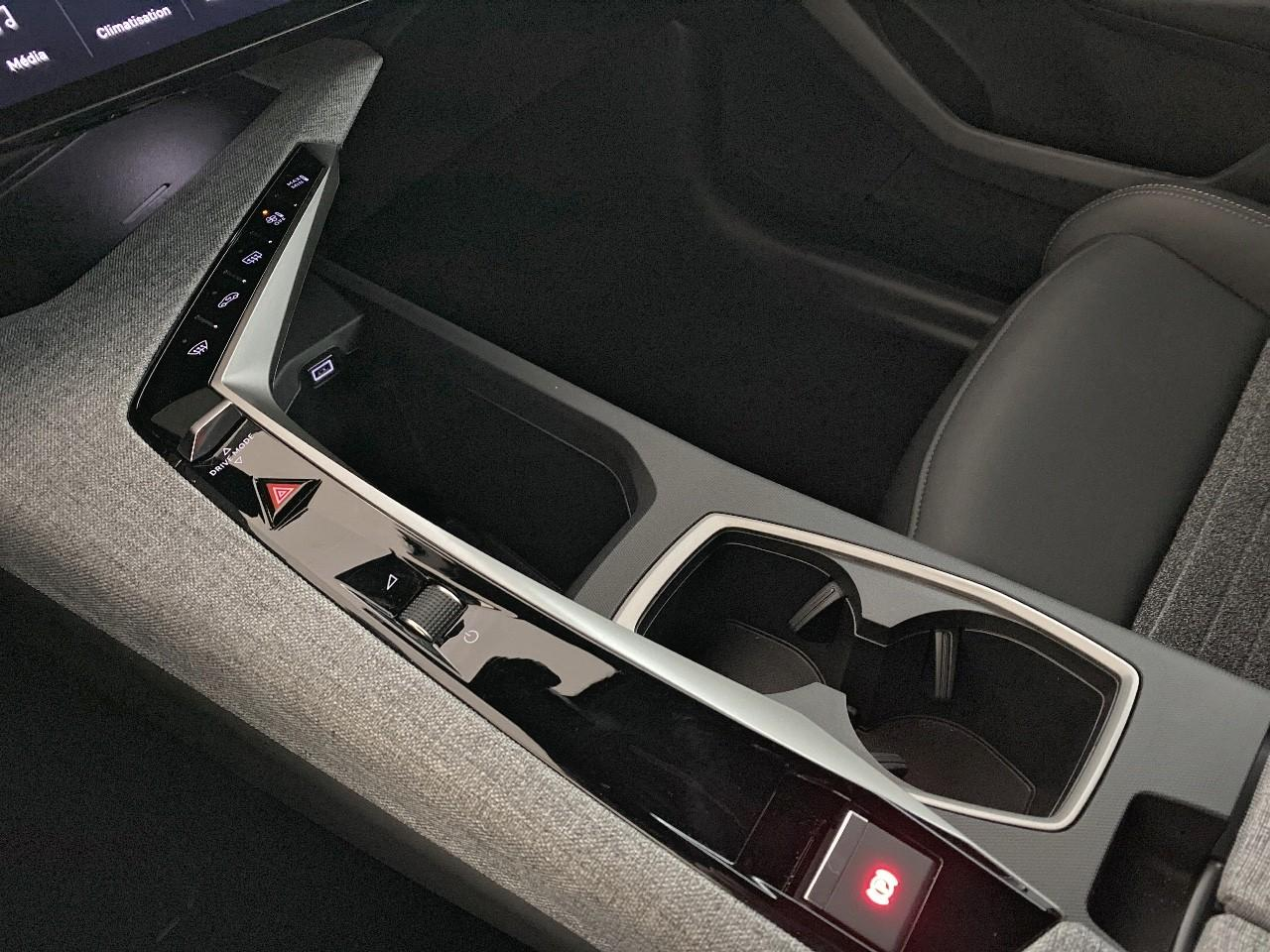 Peugeot 5008 hybrid 145 ch e-dcs6 allure — photo 17