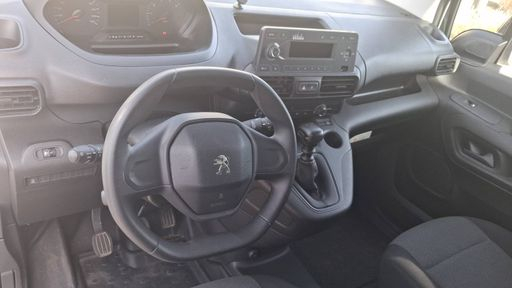 Peugeot Partner 1.2 PureTech 110 - Pro – 2021 – 19444 km – Essence – Boîte Manuelle — photo 19