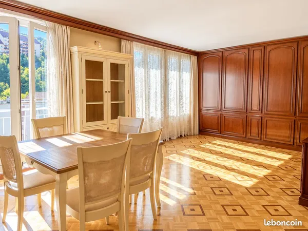 T4 92m² - Gap Centre - 3 chambres - 5e étage ascenseur - Balcon & Vue dégagée - Direct propriétaire