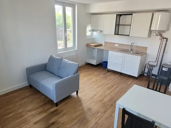 Location Appartement T2 meublé de 43m² entièrement rénové - Résidence calme à Troyes avec parking