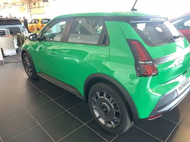 Renault 5 renault  e-tech electrique 120 ch autonomie urbaine — photo 7