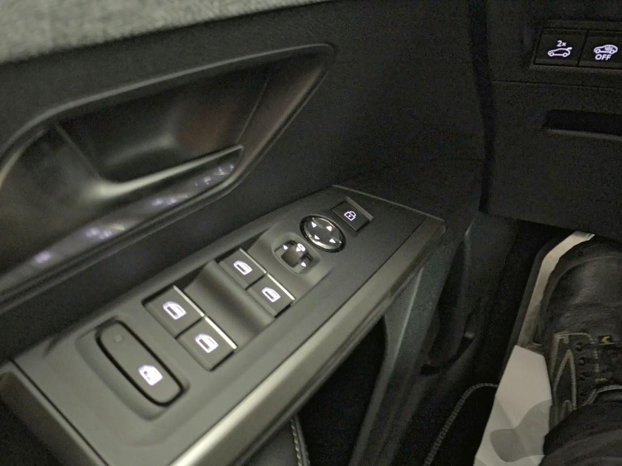 Peugeot 3008 hybrid 145 e-dcs6 gt — photo 20
