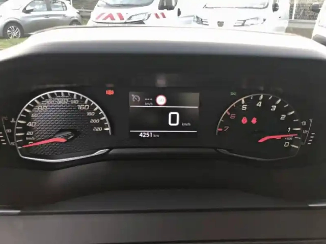 Peugeot 208 100 s&amp;s bvm6 — photo 10
