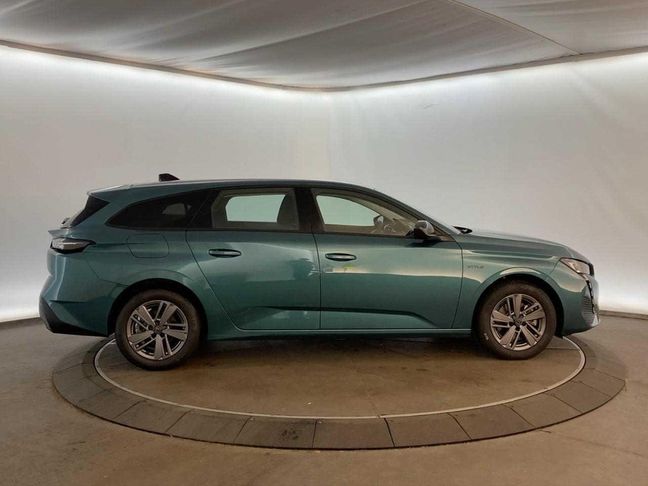 Peugeot 308 sw hybrid 145 e-dcs6 style — photo 4