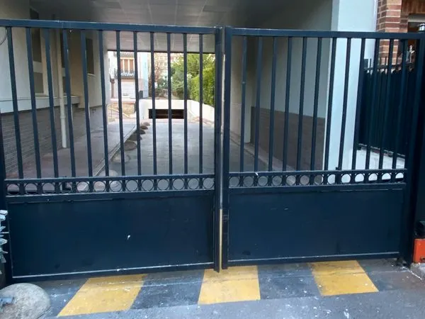 Box, parking