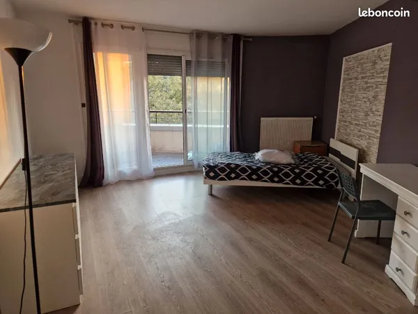 Chambre 16m2 en colocation pour exclusivement ÉTUDIANT (E)