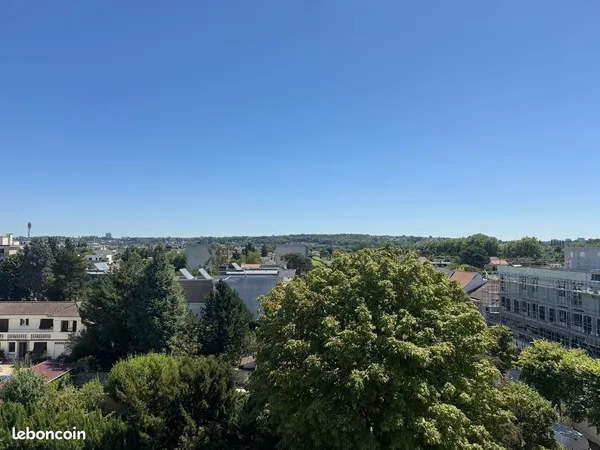 F2 (22 m2) bords de marne