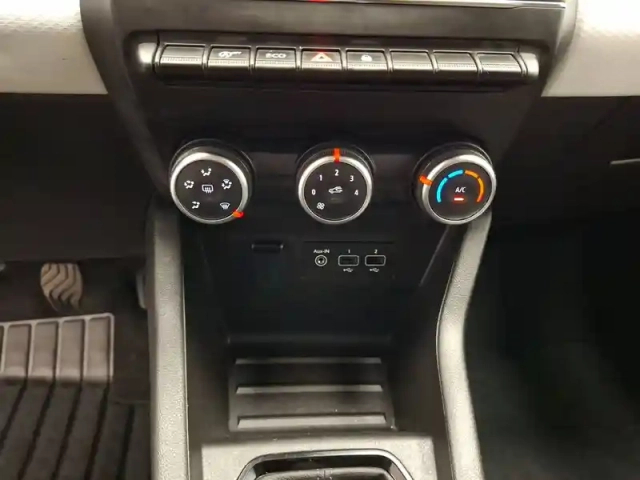 Renault Clio blue dci 100 — photo 36