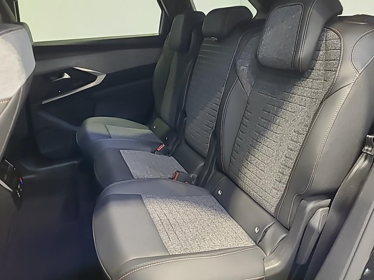 Peugeot 5008 hybrid 145 ch e-dcs6 allure — photo 13