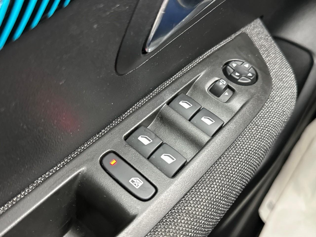 Peugeot 208 puretech 75 s&s bvm5 style — photo 15