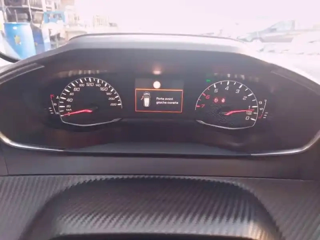 Peugeot 208 puretech 75 s&amp;s bvm5 — photo 30