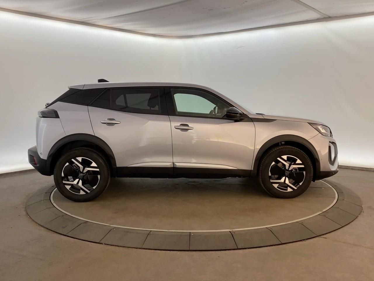 Peugeot 2008 hybrid 145 ch e-dcs6 allure — photo 4