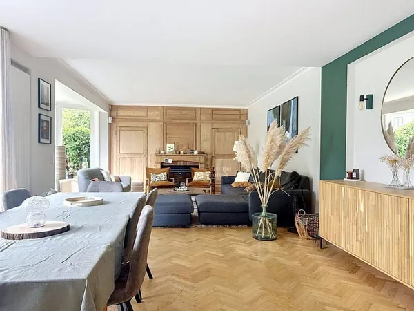 Maison 7 pièces 210 m²