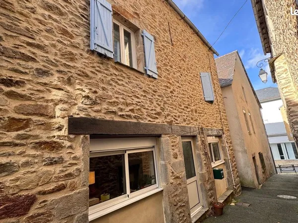 Maison à louer - Rieupeyroux - 105 m² - 3 chambres