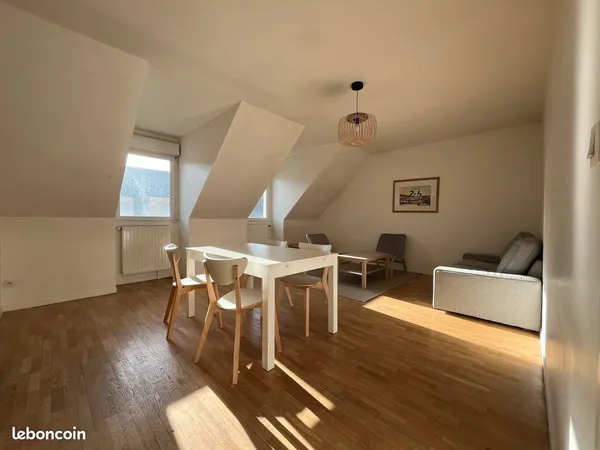 Appartement T2 Mansardé - Proche du centre-ville, Rue Nationale, Place Washington et Gare