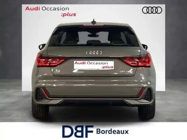 Audi A1 30 tfsi 110 ch s tronic 7 s line — photo 4