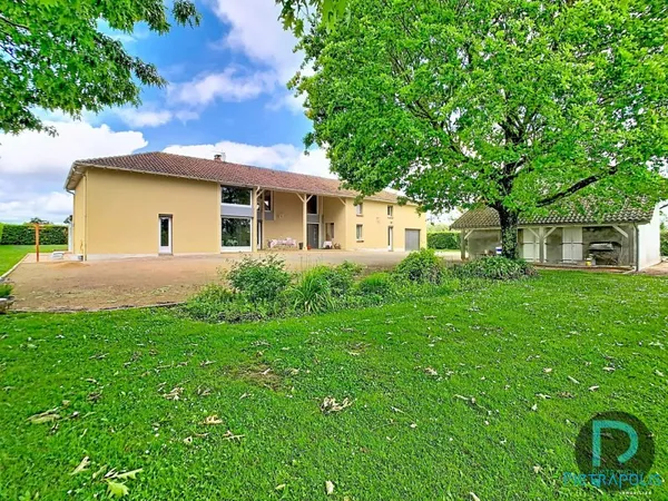Corps de ferme rénové, 294 m² habitables sans vis-à-vis