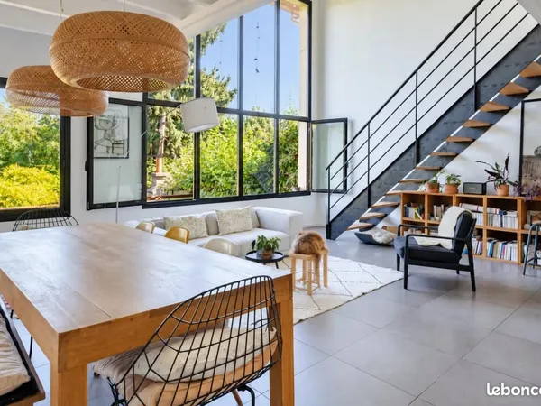 Maison 7 pièces 232 m²