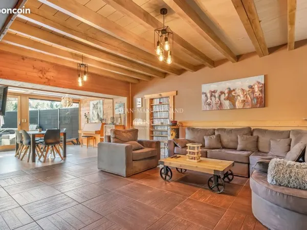 Ferme 8 pièces 225 m²