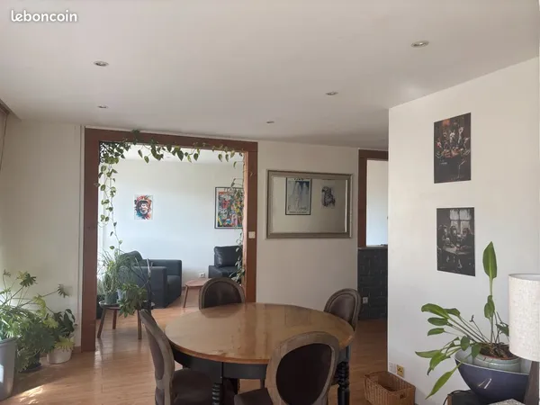 Appartement . 3 pièces . 77 m² . Etage 4/8