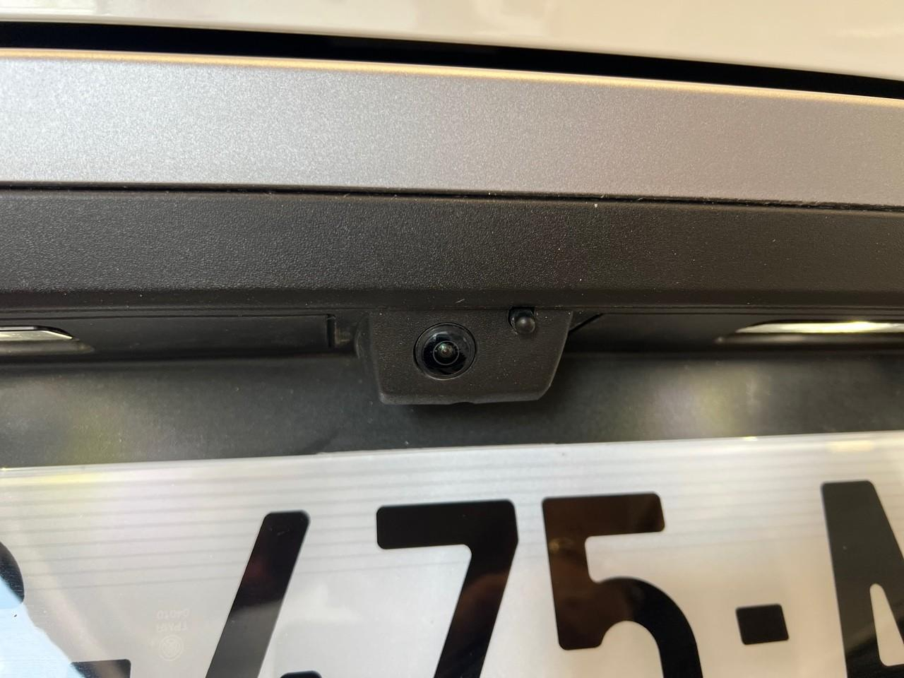 Peugeot 3008 hybrid 145 e-dcs6 gt — photo 19