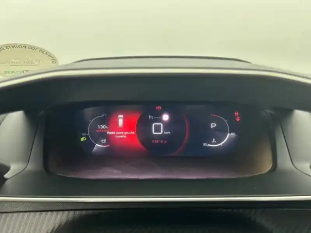 Peugeot 2008 puretech 130 s&amp;s eat8 — photo 32