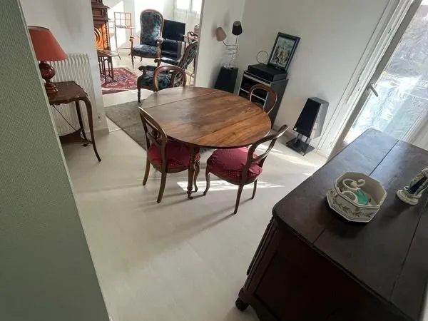 Appartement T3-T4 lumineux - Environ 70 m² - proche centre-ville de Riom