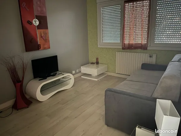 À LOUER - Studio pièces 30 m² - REMIREMONT