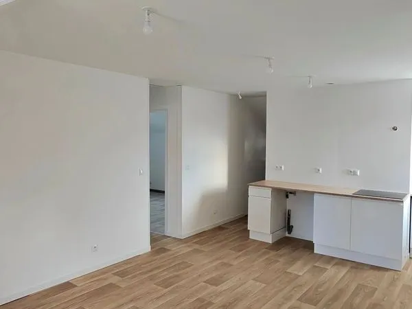 T3 duplex refait à neuf 67 m² - 2 ch, parking - Gare à 7 min