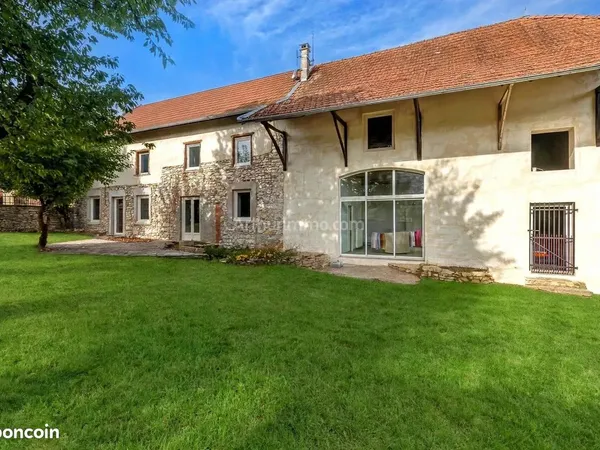 Maison 8 pièces 268 m²