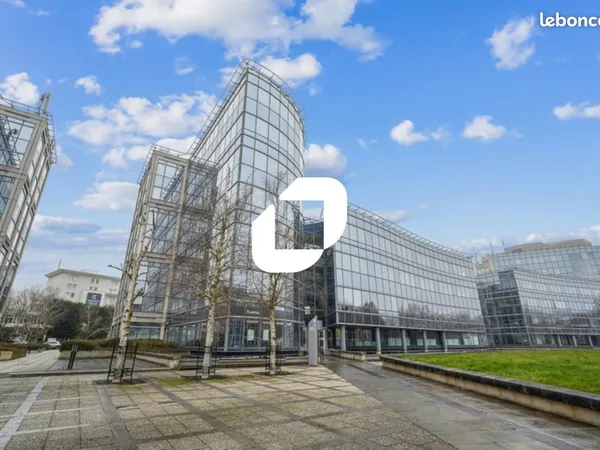 Bureau 1 742 m²
