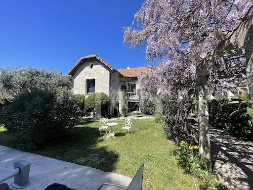 Maison 10 pièces 204 m²