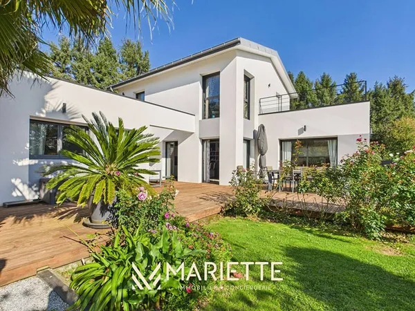Maison 7 pièces 186 m²