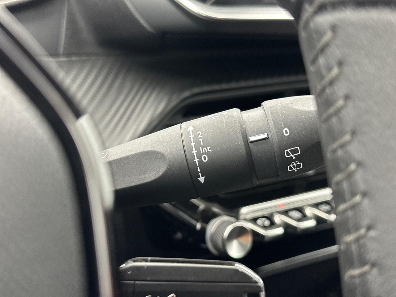 Peugeot 208 puretech 75 s&s bvm5 style — photo 18